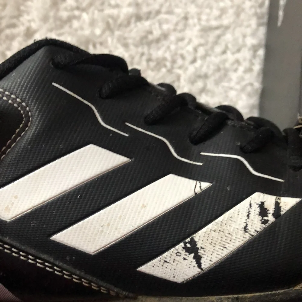 💕 Adidas Rundown Cleats 💕 - Picture 6 of 7